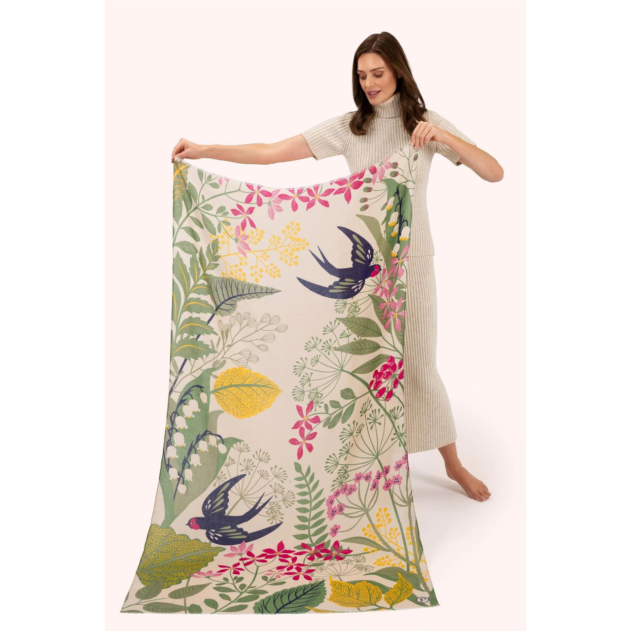Powder Swooping Swallows Print Scarf | Cream